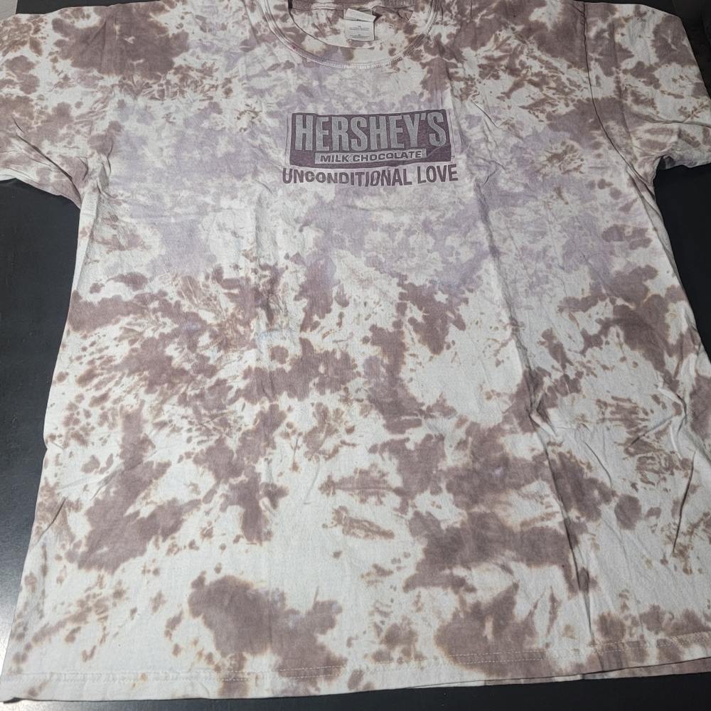 Gildan Tag Hershey Unconditional Love Shirt